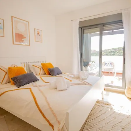 Rock Bay B38 Apartment